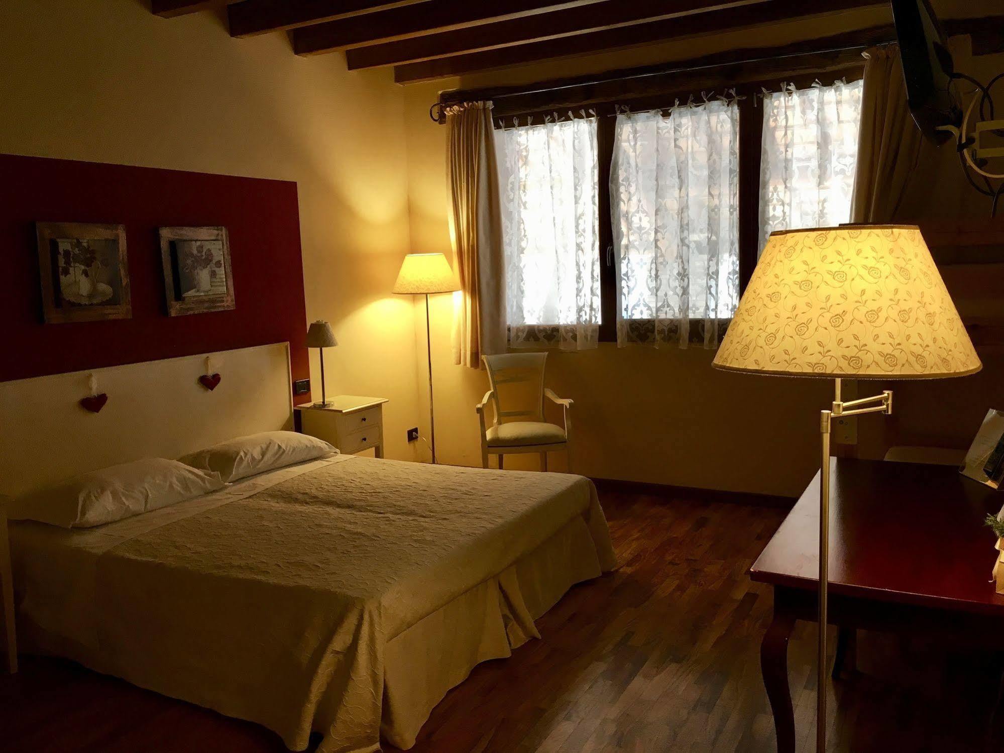 Agriturismo Corte Rocca Сан-Джорджо-ди-Мантова Экстерьер фото